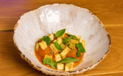 Receta de Albóndigas de Cordero al Curry Rojo y Patatas Fritas