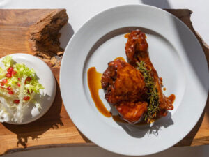 Receta-de-pierna-de-cordero-lechal-lacada-al-romero